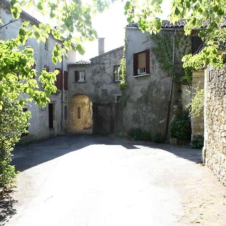 Proche Uzes Le Cocon Du Peintre Anglais Sanilhac-et-Sagries Экстерьер фото
