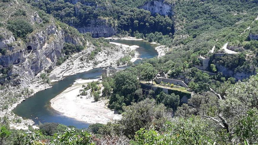 Proche Uzes Le Cocon Du Peintre Anglais Sanilhac-et-Sagries Экстерьер фото
